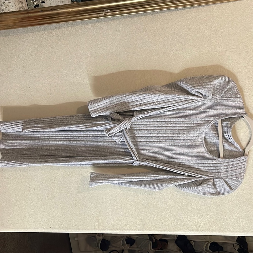 Grey knit dress with little puff sleeves, size M